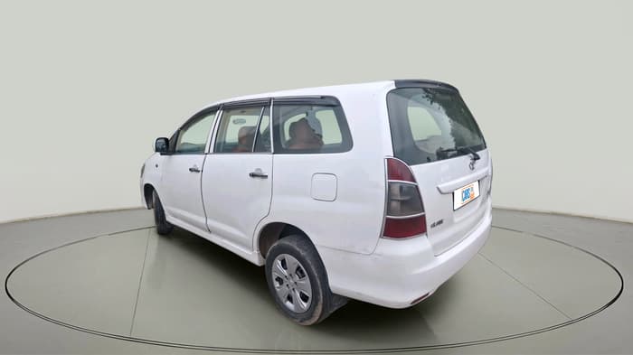 2012 Toyota Innova 2.5 G 7 STR, Diesel, Manual, 1,36,001 km, exterior