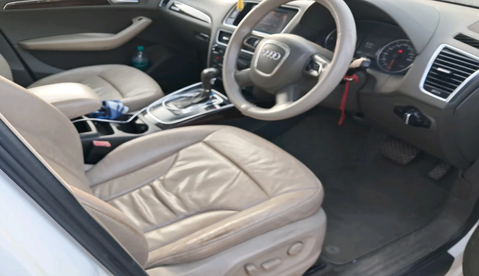 2011 Audi Q5 2.0 TDI QUATTRO, Diesel, Automatic, 1,60,631 km, interior
