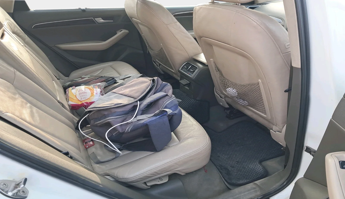 2011 Audi Q5 2.0 TDI QUATTRO, Diesel, Automatic, 1,60,631 km, interior