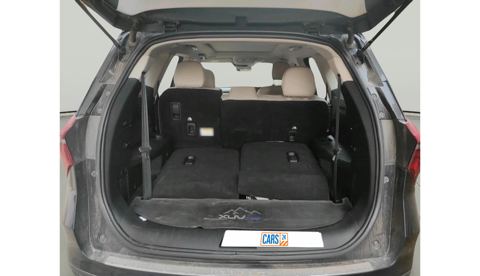 2023 Mahindra XUV700 AX 7 LUXURY P AT 7 STR, Petrol, Automatic, 22,649 km, exterior