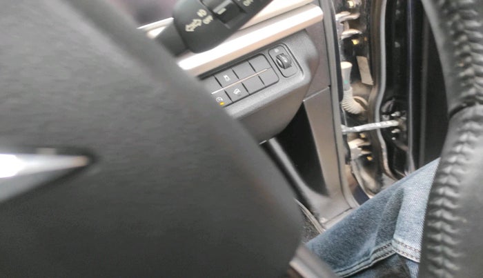 2023 Mahindra XUV700 AX 7 LUXURY P AT 7 STR, Petrol, Automatic, 22,649 km, interior