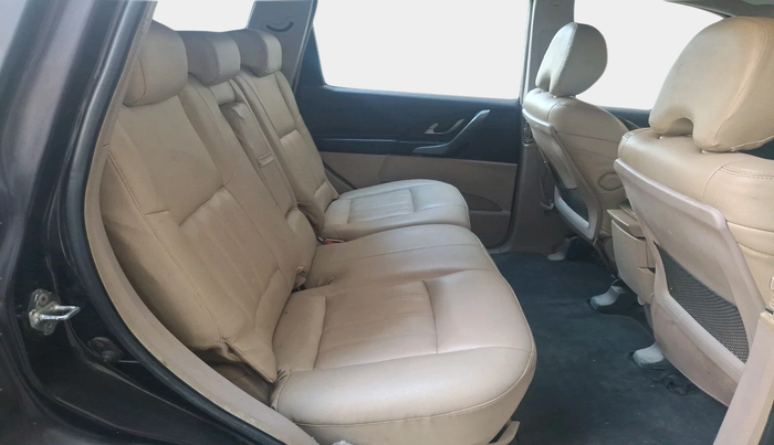 2018 Mahindra XUV500 W6 AT 1.99, Diesel, Automatic, 88,719 km, interior