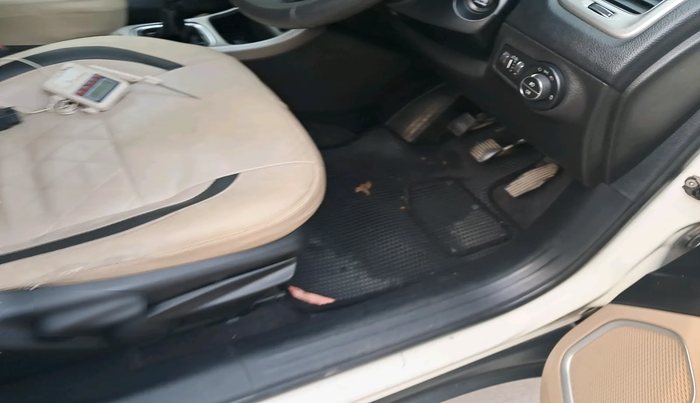 2018 Jeep Compass LONGITUDE (O) 2.0 DIESEL, Diesel, Manual, 1,03,413 km, interior