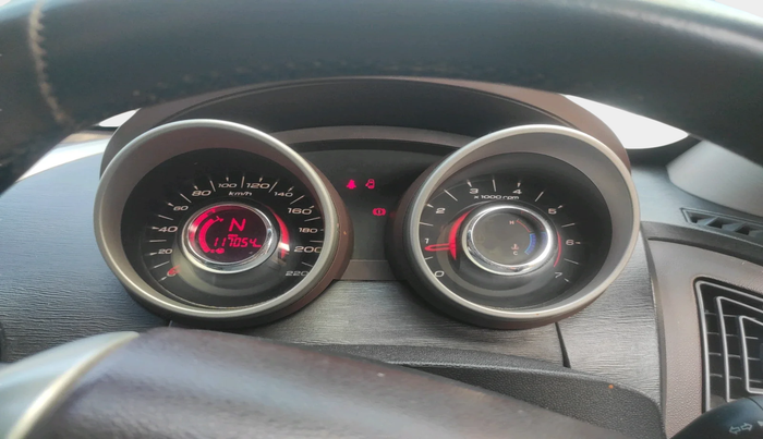 2015 Mahindra XUV500 W6, Diesel, Manual, 1,17,054 km, interior