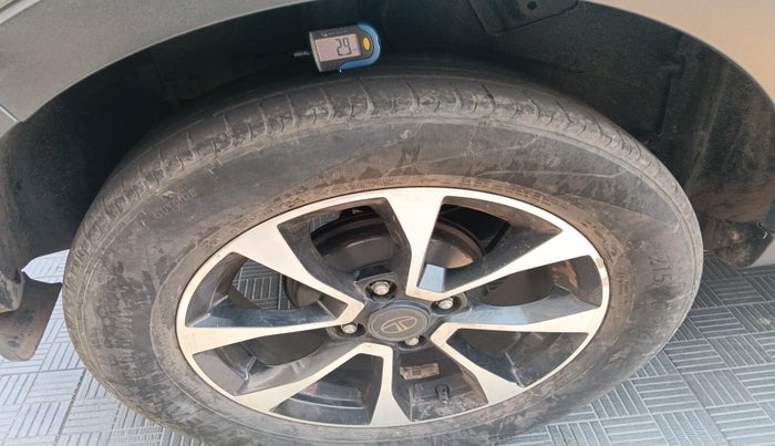 2020 Tata NEXON XZA PLUS SUNROOF PETROL, Petrol, Automatic, 52,023 km, tyre