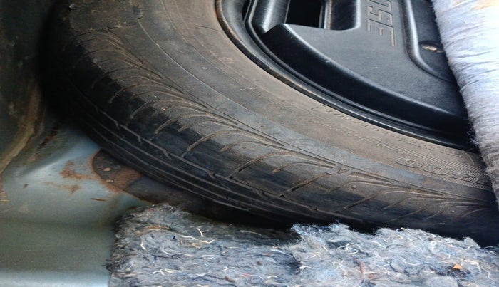 2013 Toyota Etios Liva GD, Diesel, Manual, 1,06,999 km, tyre