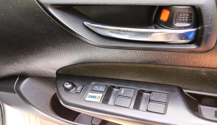 2015 Maruti Swift VXI, Petrol, Manual, 1,03,020 km, interior