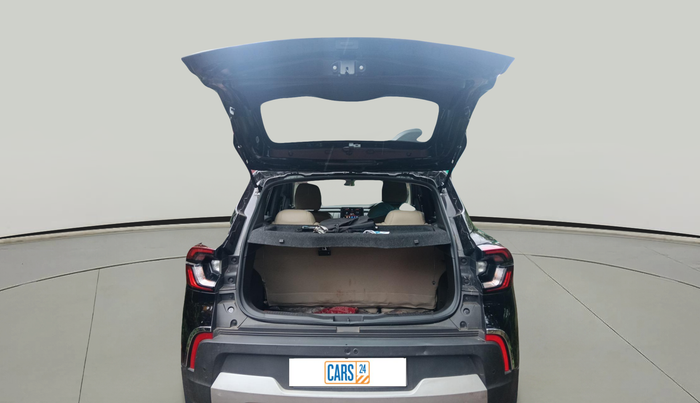 2024 Renault Kiger RXE MT, Petrol, Manual, 3,100 km, exterior