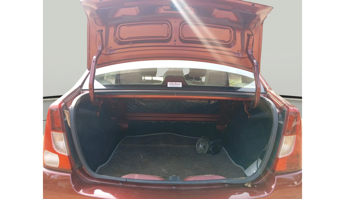 2011 Mahindra Verito 1.4 G2, Petrol, Manual, 40,290 km, exterior