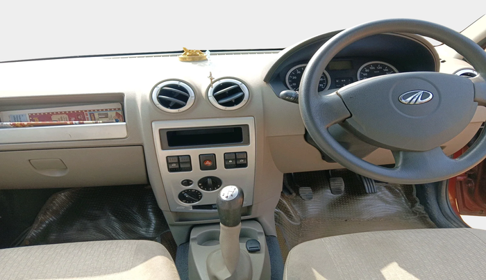 2011 Mahindra Verito 1.4 G2, Petrol, Manual, 40,290 km, interior