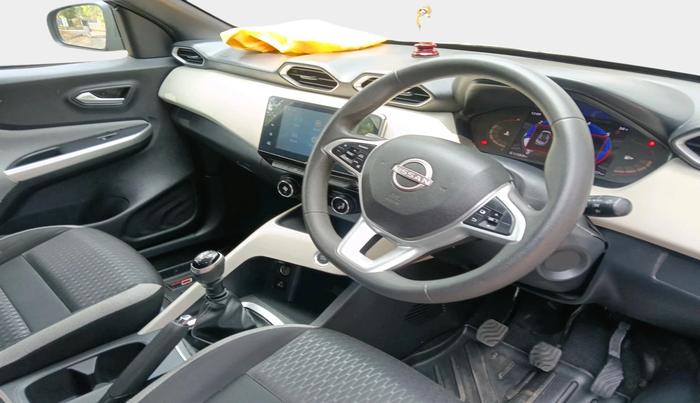2022 Nissan MAGNITE XV MT, Petrol, Manual, 75,227 km, interior