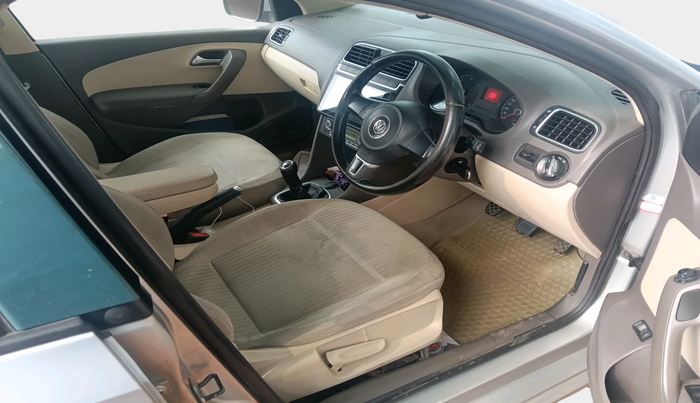 2011 Volkswagen Vento HIGHLINE DIESEL 1.6, Diesel, Manual, 1,00,259 km, interior