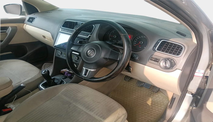 2011 Volkswagen Vento HIGHLINE DIESEL 1.6, Diesel, Manual, 1,00,259 km, interior