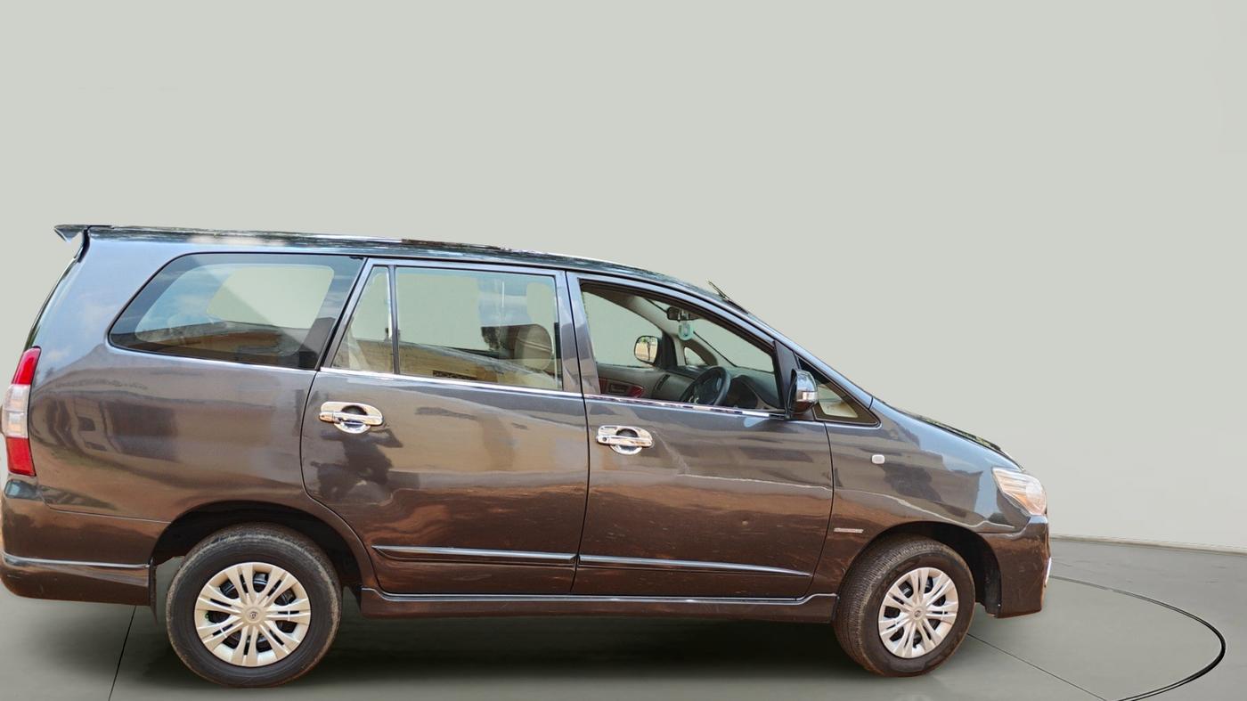 2015 Toyota Innova 2.5 GX 8 STR, Diesel, Manual, 1,33,787 km, exterior