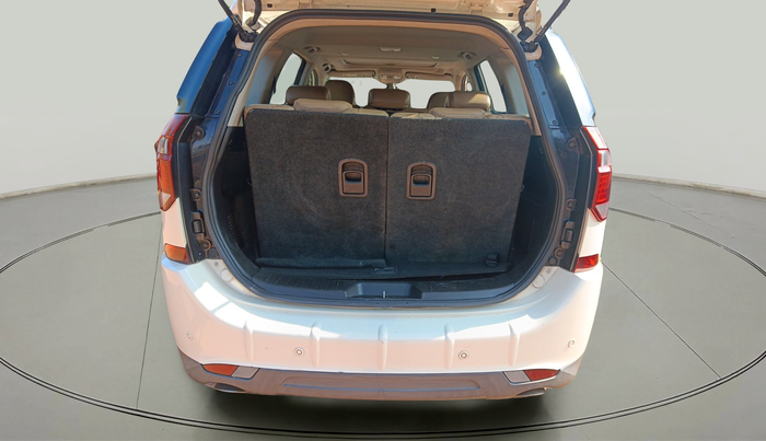 2018 Mahindra XUV500 W11(O), Diesel, Manual, 1,74,681 km, exterior