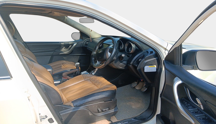 2018 Mahindra XUV500 W11(O), Diesel, Manual, 1,74,681 km, interior