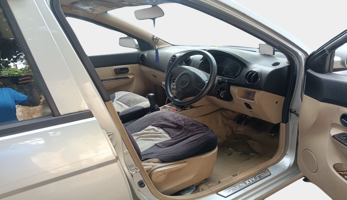 2013 Chevrolet Enjoy 1.4 LTZ 7 STR, Petrol, Manual, 47,622 km, interior