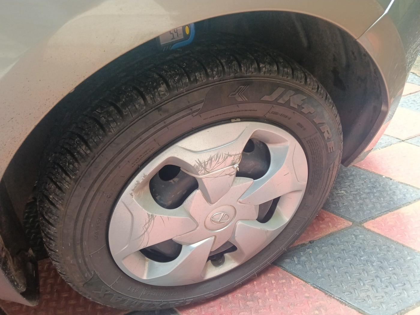 2018 Tata TIGOR XZ PETROL, Petrol, Manual, 40,103 km, tyre