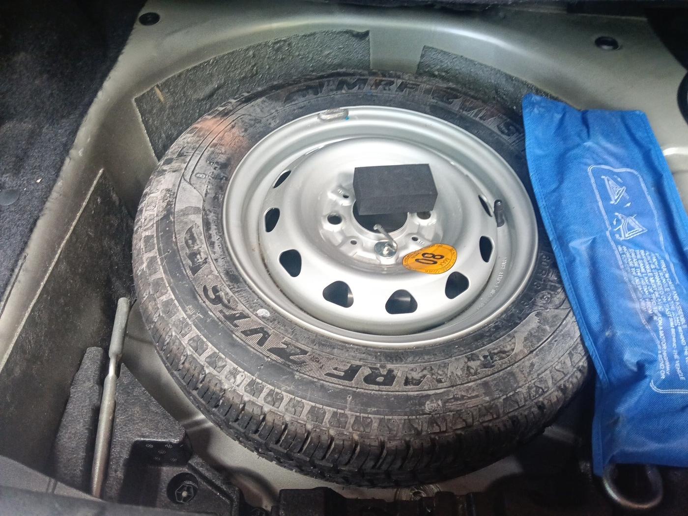 2018 Tata TIGOR XZ PETROL, Petrol, Manual, 40,103 km, tyre