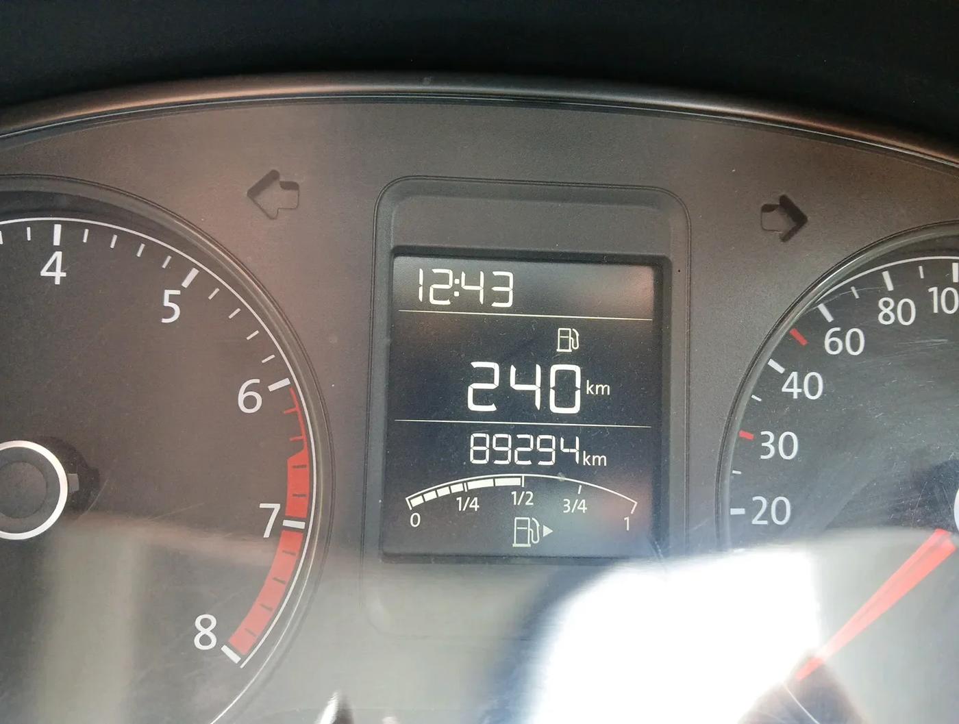 2016 Volkswagen Polo COMFORTLINE 1.2L, Petrol, Manual, 89,294 km, interior