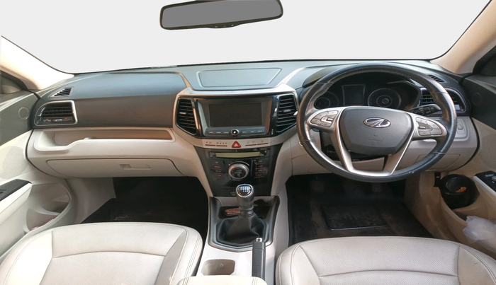 2019 Mahindra XUV300 W8 (O) 1.5 DIESEL, Diesel, Manual, 84,398 km, interior