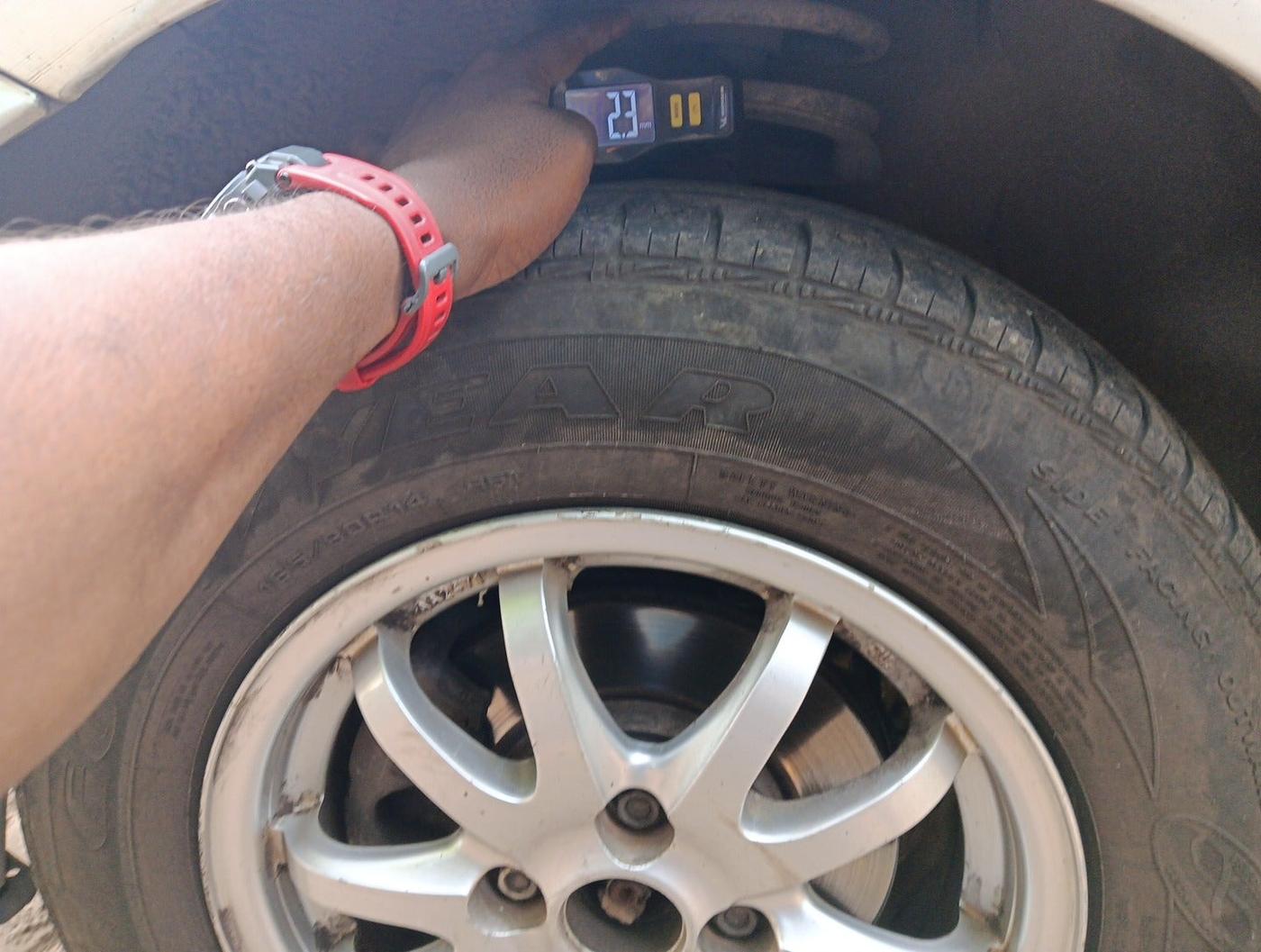 2011 Maruti Swift Dzire VDI, Diesel, Manual, 1,88,193 km, tyre