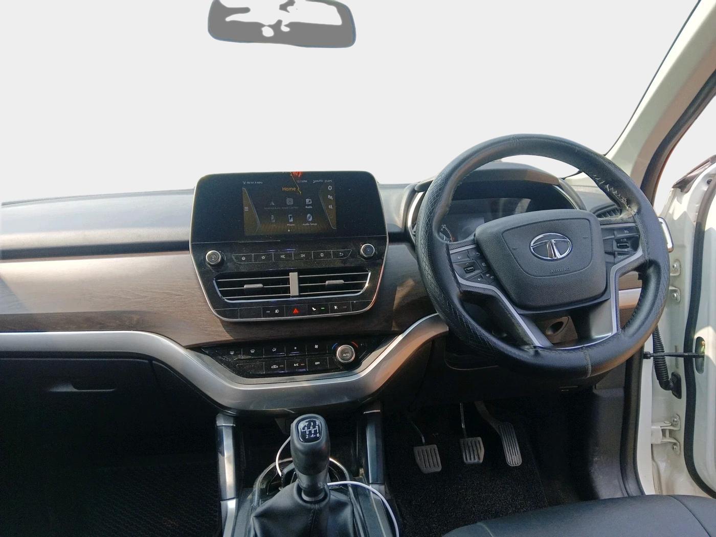 2021 Tata Harrier XT 2.0L KRYOTEC, Diesel, Manual, 80,218 km, interior