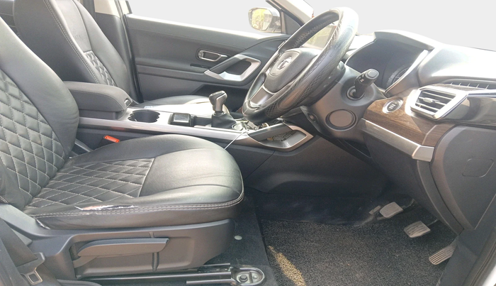 2021 Tata Harrier XT 2.0L KRYOTEC, Diesel, Manual, 80,218 km, interior