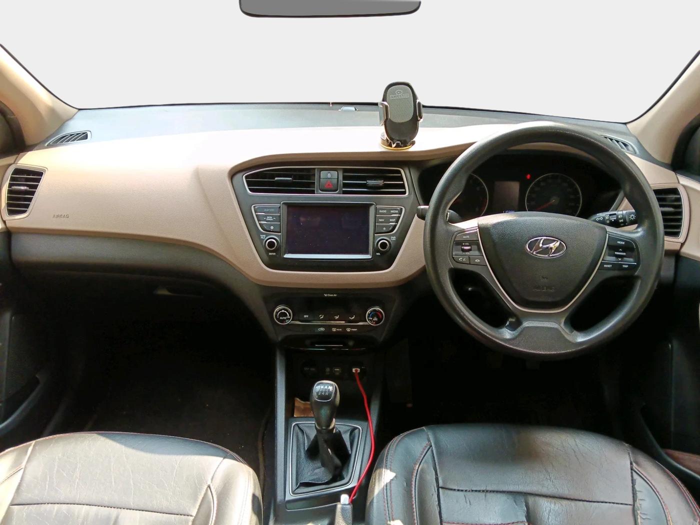 2018 Hyundai Elite i20 ASTA 1.2, Petrol, Manual, 1,10,385 km, interior