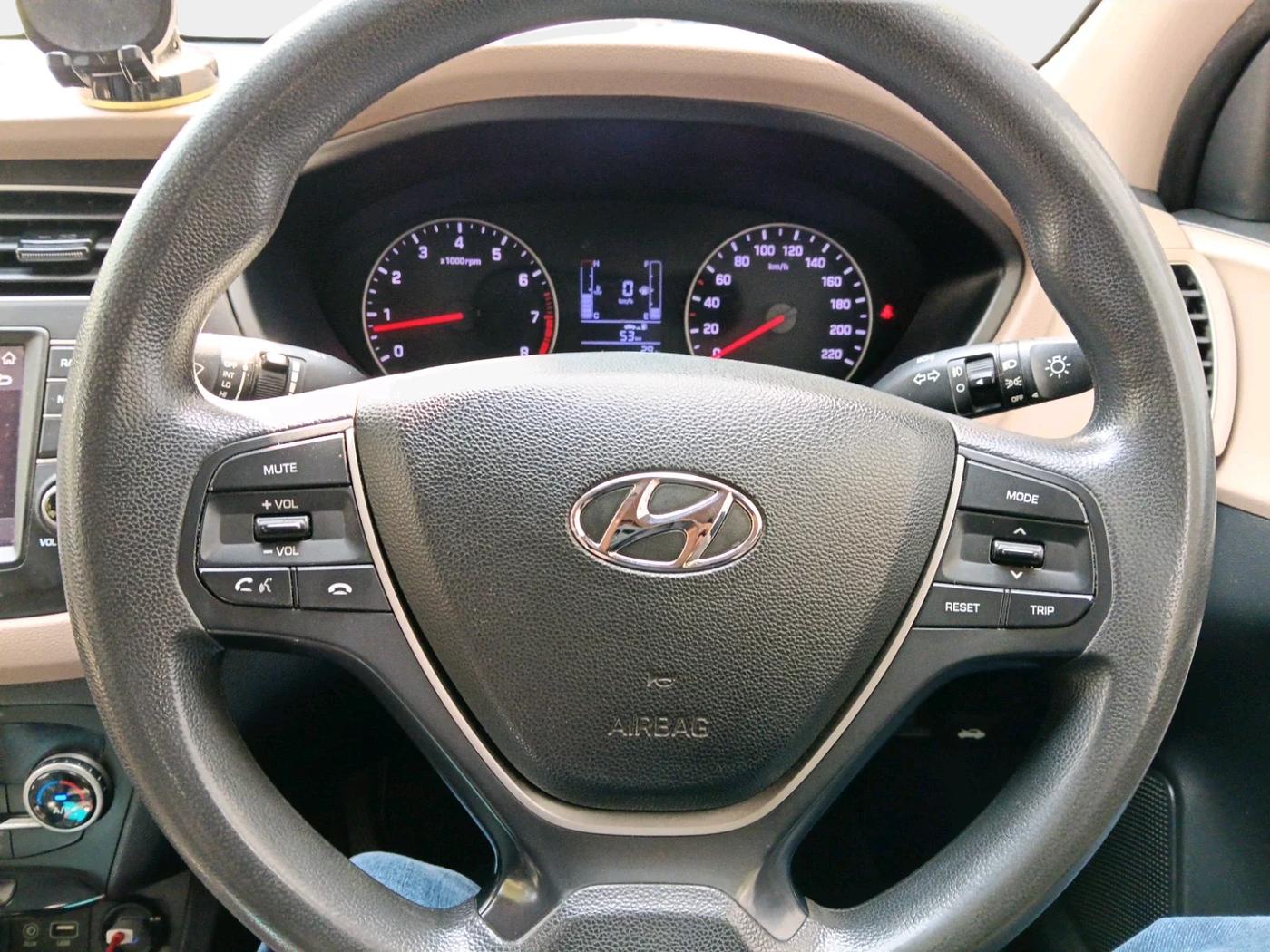 2018 Hyundai Elite i20 ASTA 1.2, Petrol, Manual, 1,10,385 km, interior