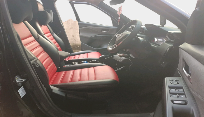 2025 Nissan MAGNITE N-Connecta B4D 1.0 Petrol AMT, Petrol, Automatic, 6,755 km, interior