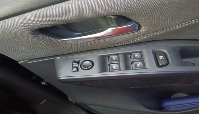 2025 Nissan MAGNITE N-Connecta B4D 1.0 Petrol AMT, Petrol, Automatic, 6,755 km, interior