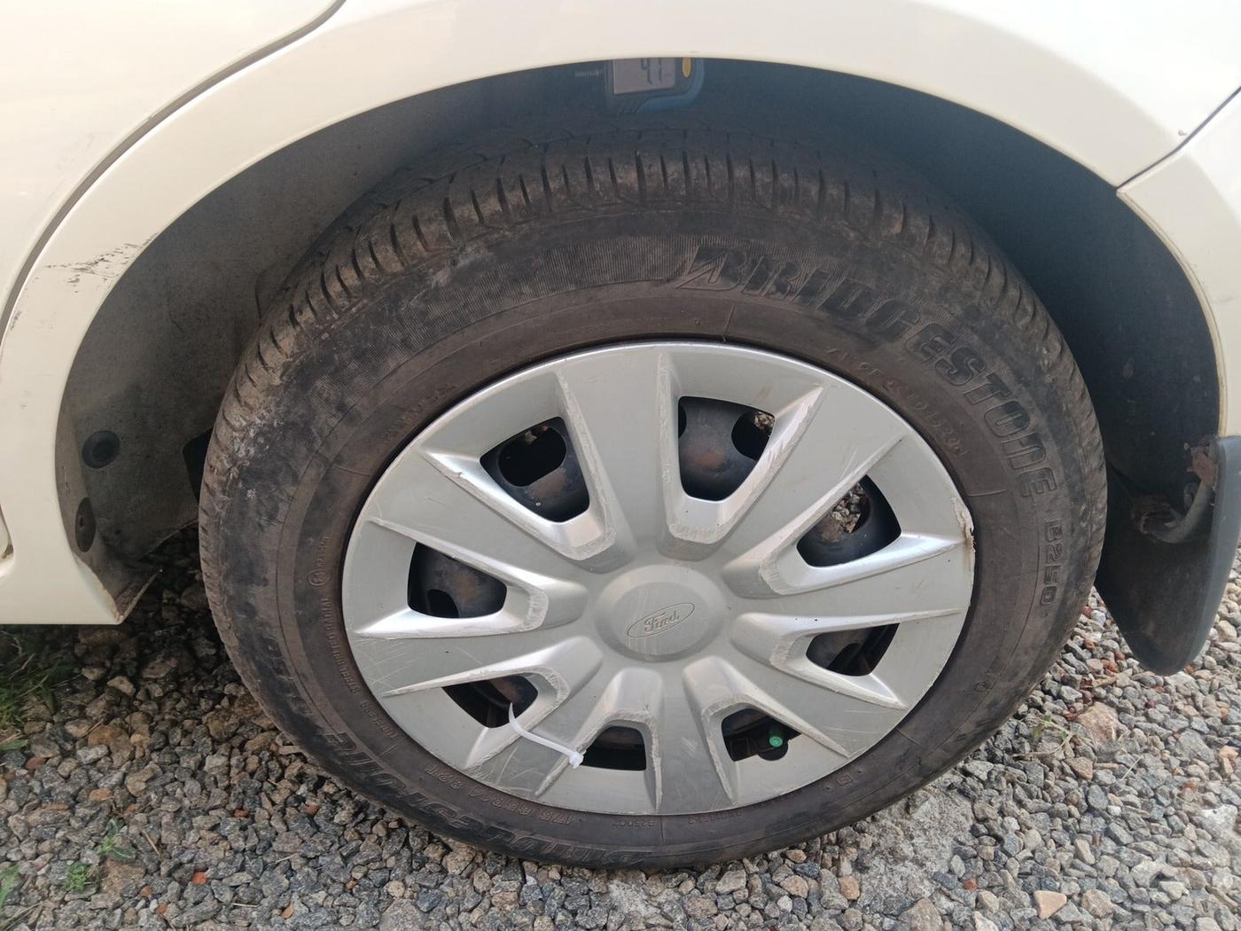 2013 Ford Figo ZXI 1.2 PETROL, Petrol, Manual, 47,113 km, tyre