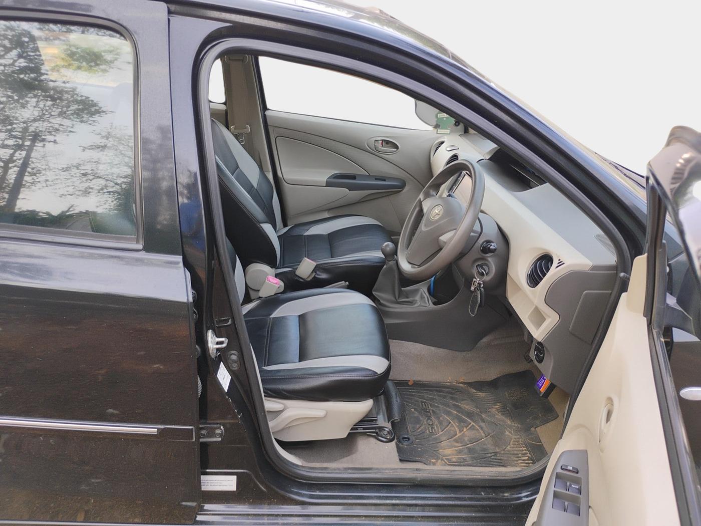 2015 Toyota Etios G, Petrol, Manual, 35,456 km, interior