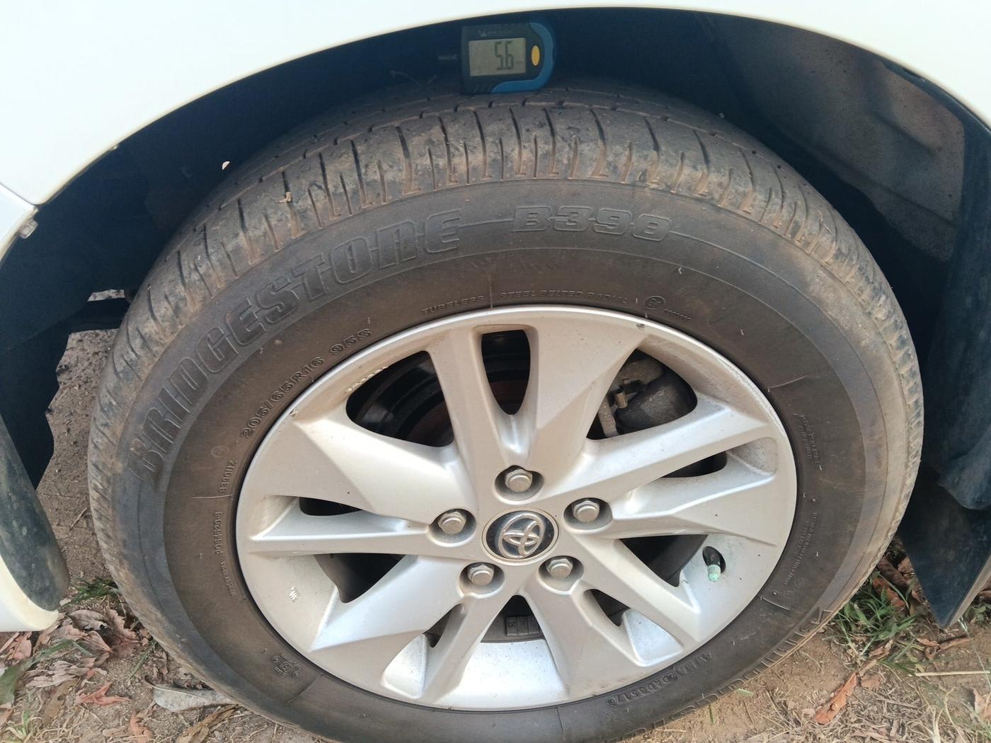 2017 Toyota Innova Crysta 2.8 GX AT 7 STR, Diesel, Automatic, 21,270 km, tyre