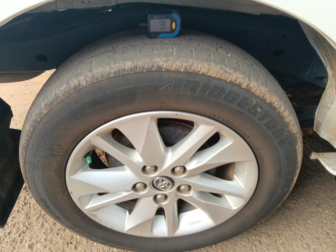 2017 Toyota Innova Crysta 2.8 GX AT 7 STR, Diesel, Automatic, 21,270 km, tyre