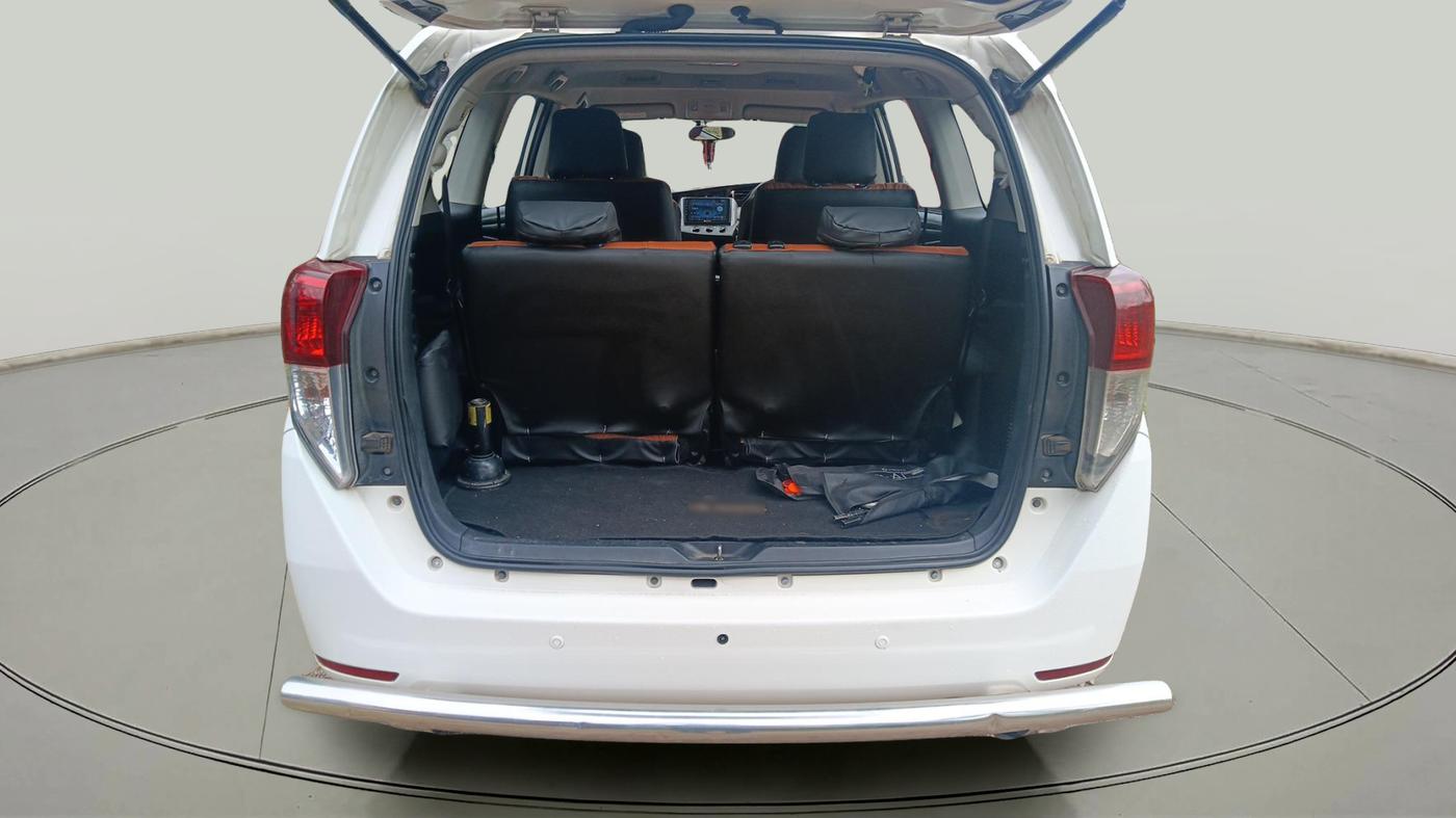 2018 Toyota Innova Crysta 2.4 G 7 STR, Diesel, Manual, 2,06,710 km, exterior