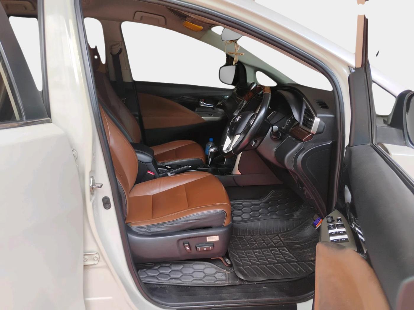 2017 Toyota Innova Crysta 2.8 ZX AT 7 STR, Diesel, Automatic, 98,800 km, interior