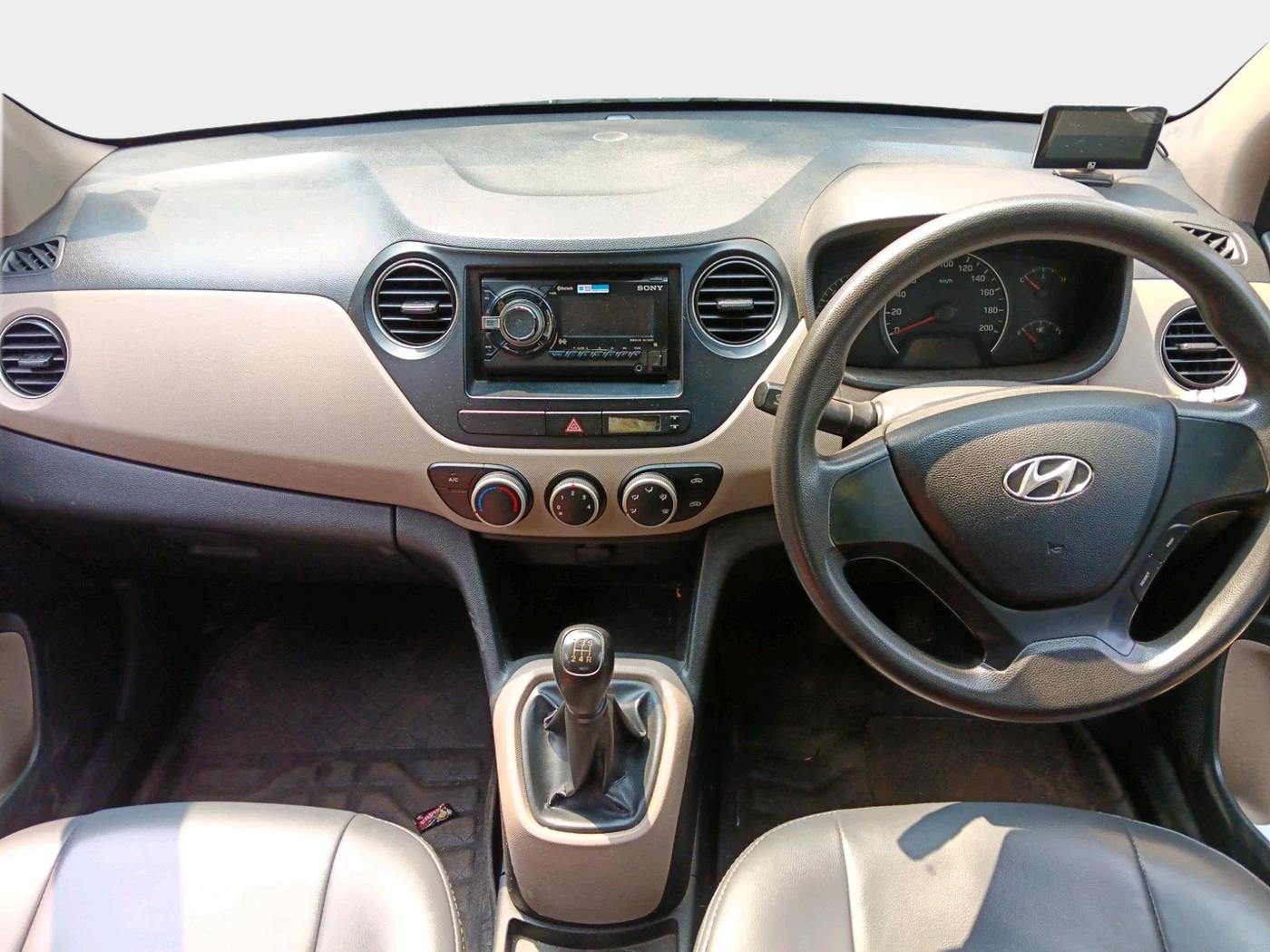 2015 Hyundai Grand i10 MAGNA 1.2 KAPPA VTVT, Petrol, Manual, 1,09,725 km, interior