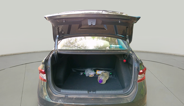 2025 Skoda SLAVIA Classic 1.0L TSI MT, Petrol, Manual, 2,675 km, exterior