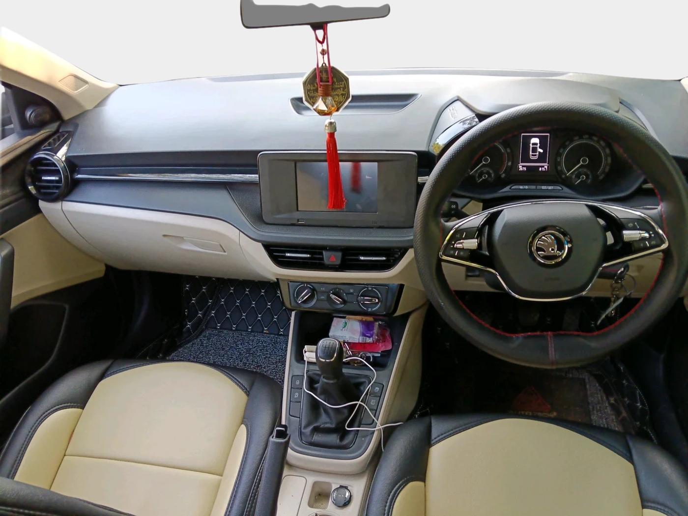2025 Skoda SLAVIA Classic 1.0L TSI MT, Petrol, Manual, 2,675 km, interior