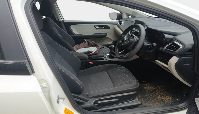 2022 Tata ALTROZ XZ PETROL, Petrol, Manual, 29,213 km, interior