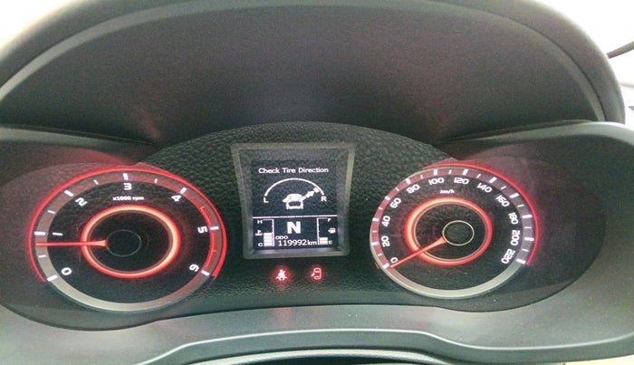 2019 Mahindra XUV300 W8 1.5 DIESEL, Diesel, Manual, 1,19,992 km, interior