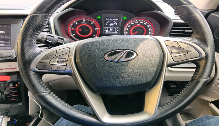 2019 Mahindra XUV300 W8 1.5 DIESEL, Diesel, Manual, 1,19,992 km, interior