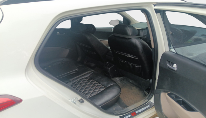 2016 Hyundai Grand i10 SPORTZ 1.2 KAPPA VTVT, Petrol, Manual, 1,74,000 km, interior