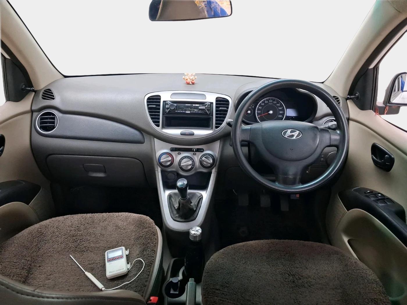 2014 Hyundai i10 MAGNA 1.1, Petrol, Manual, 91,490 km, interior
