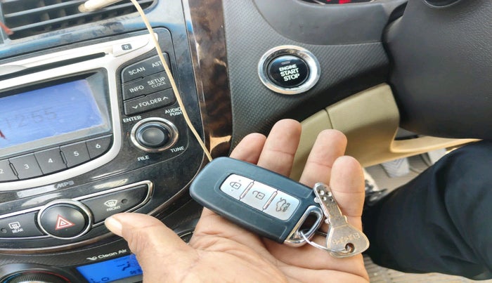 2013 Hyundai Verna FLUIDIC 1.6 CRDI SX OPT, Diesel, Manual, 1,49,062 km, interior