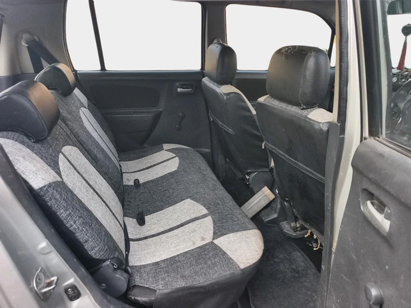 2011 Maruti Wagon R 1.0 LXI, CNG, Manual, 1,19,083 km, interior