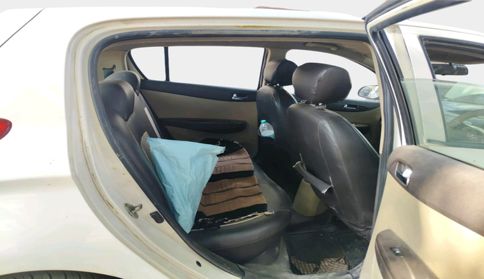 2011 Hyundai i20 MAGNA 1.2, Petrol, Manual, 1,34,075 km, interior