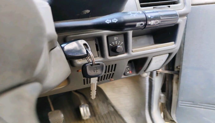 2010 Maruti 800 AC, Petrol, Manual, 58,739 km, interior